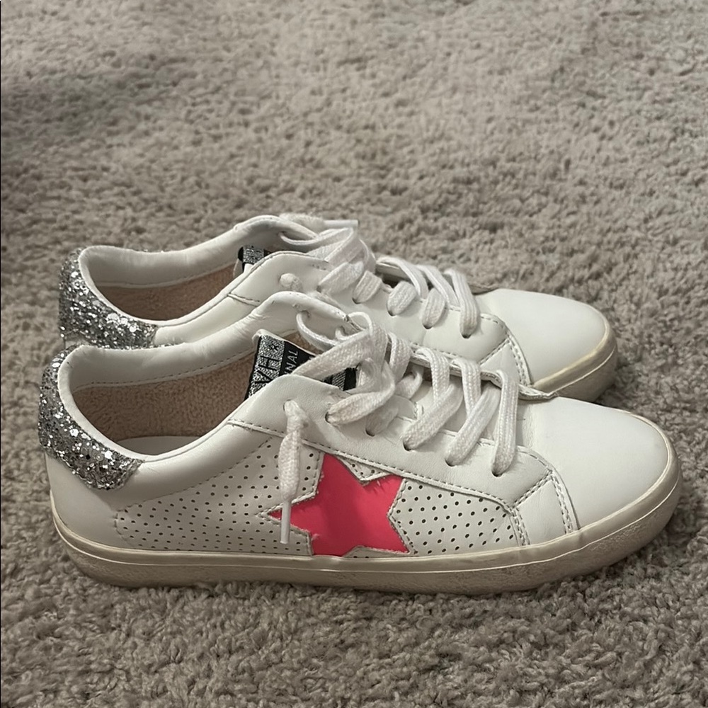 White and pink Vintage Havanas